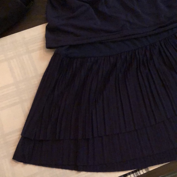 Banana Republic navy blouse with ruffled hem - Picture 5 of 7